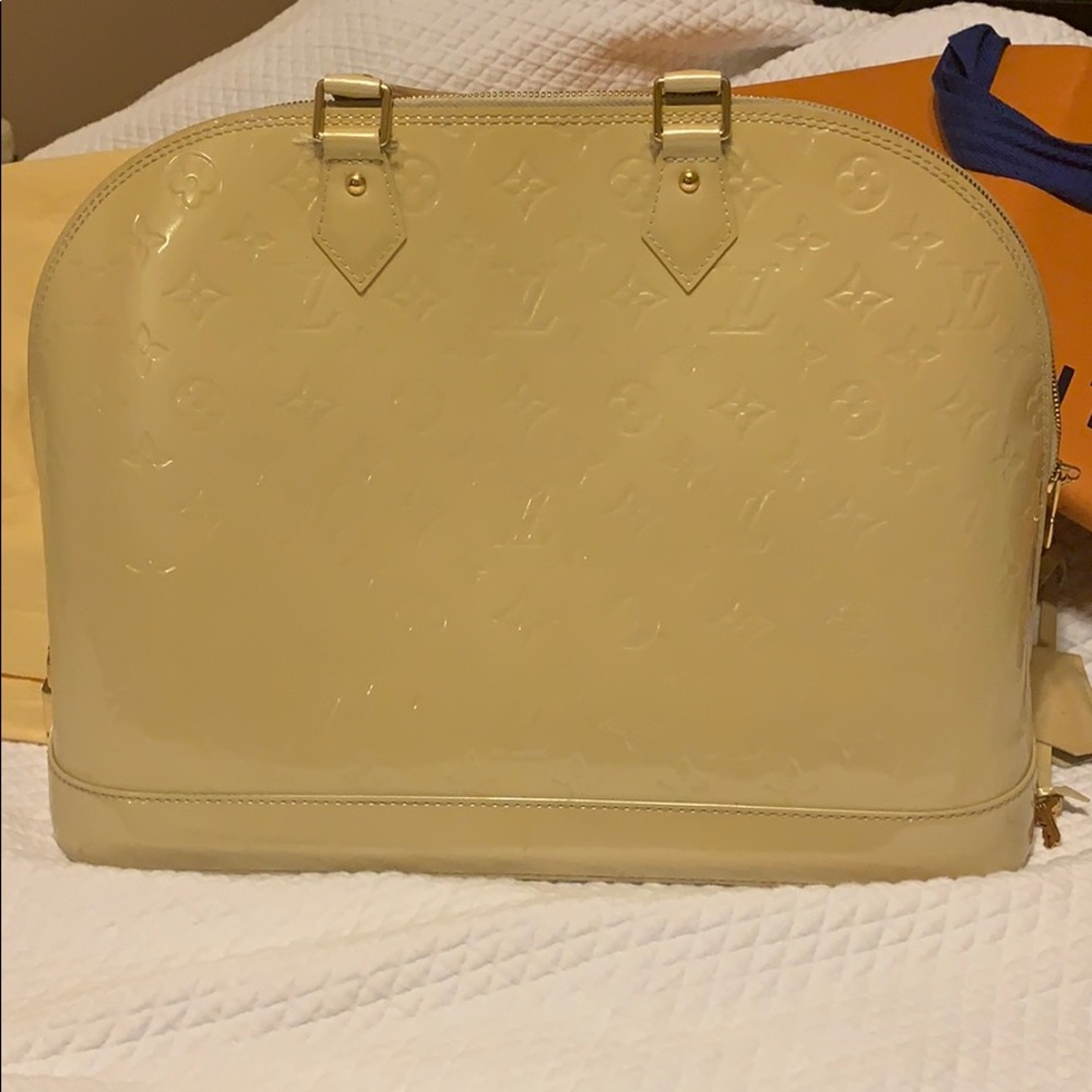 Louis Vuitton Alma GM